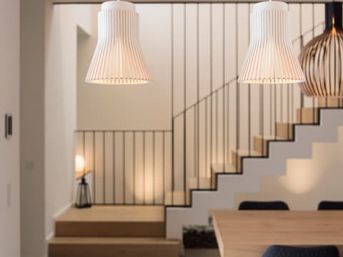 escaleras con iluminacion